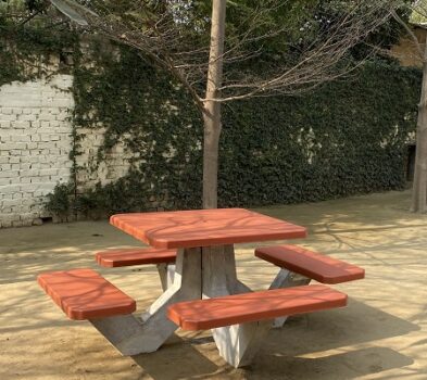 squaretablewith4benches20200211
